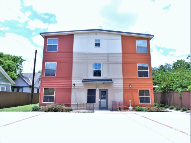 1512 N Elm Street 101, Denton, TX 76201