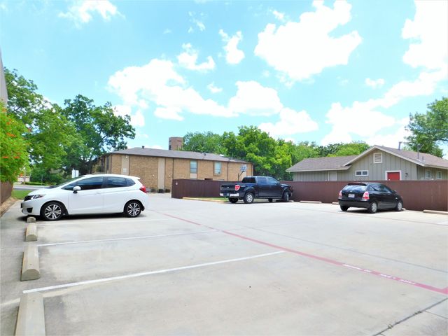 1512 N Elm Street 101, Denton, TX 76201