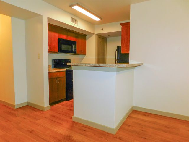 1512 N Elm Street 101, Denton, TX 76201