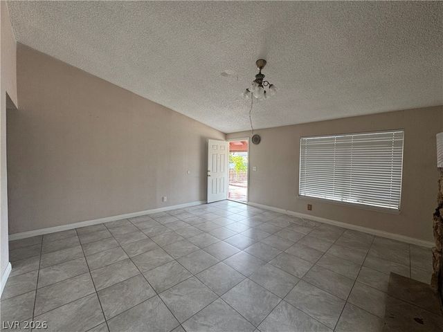 6209 Meadow Lark Lane, Las Vegas, NV 89103