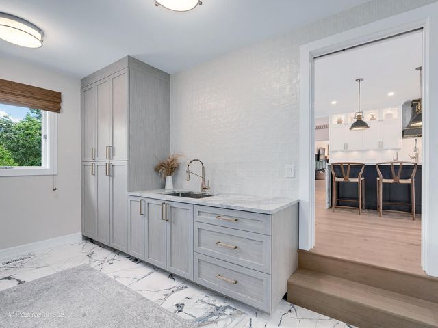 13175 Fox Lane, Lemont, IL 60439