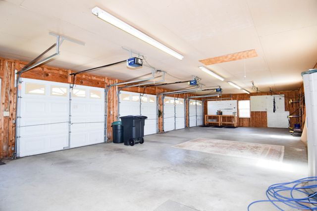 1059 Robertson Rd, Gallatin, TN 37066