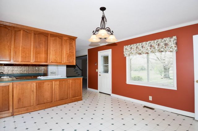 1059 Robertson Rd, Gallatin, TN 37066