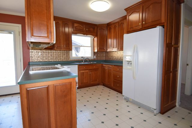 1059 Robertson Rd, Gallatin, TN 37066