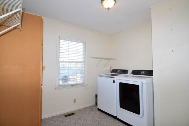 1059 Robertson Rd, Gallatin, TN 37066