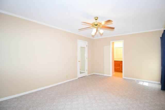 1059 Robertson Rd, Gallatin, TN 37066