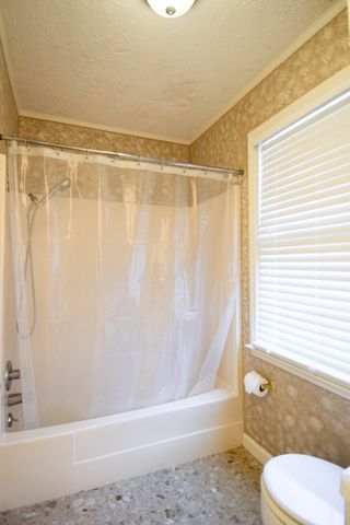 1059 Robertson Rd, Gallatin, TN 37066