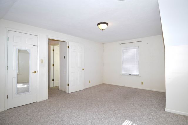 1059 Robertson Rd, Gallatin, TN 37066