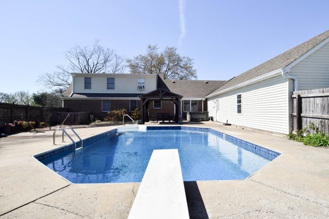 1059 Robertson Rd, Gallatin, TN 37066