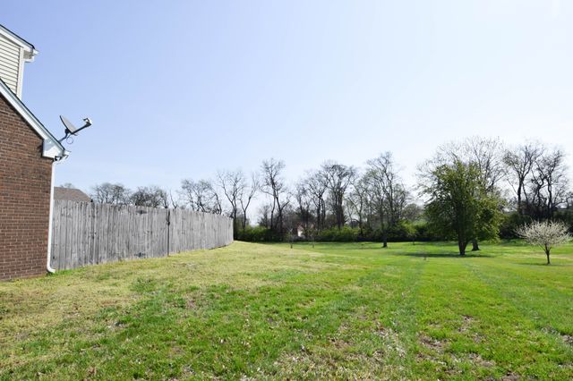 1059 Robertson Rd, Gallatin, TN 37066