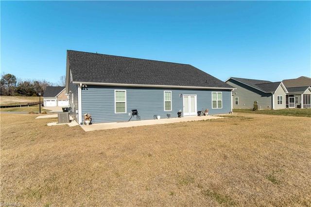 1216 Creek Knoll Drive, Lewisville, NC 27023