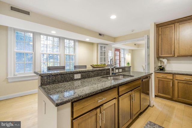 1661 CRESCENT PL NW #102, Washington, DC 20009