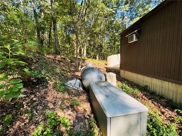 2602 Marion County 8050, Yellville, AR 72687