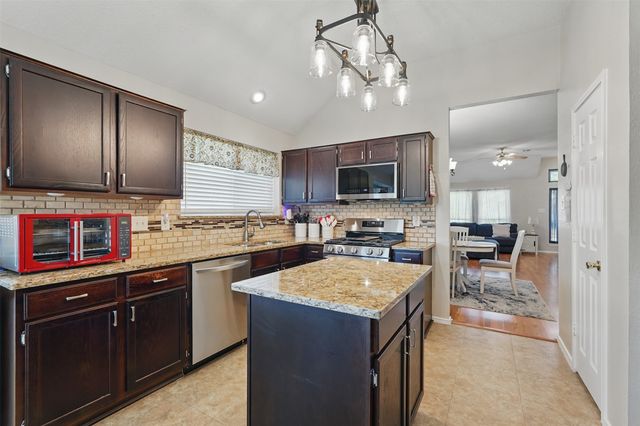7210 Dartmouth Drive, Rowlett, TX 75089