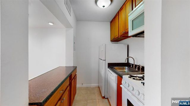 450 River Road C, Nutley, NJ 07110