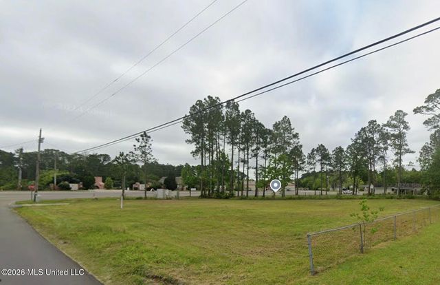 903 Camp 4 Jacks Road, Biloxi, MS 39532