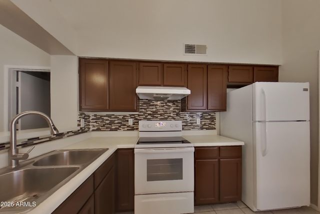 2206 W MONONA Drive, Phoenix, AZ 85027