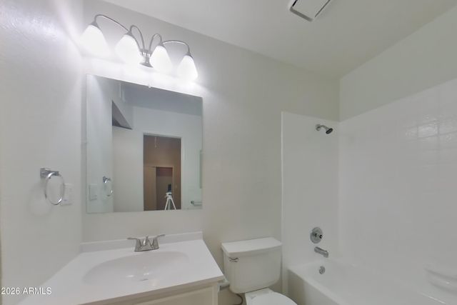 2206 W MONONA Drive, Phoenix, AZ 85027
