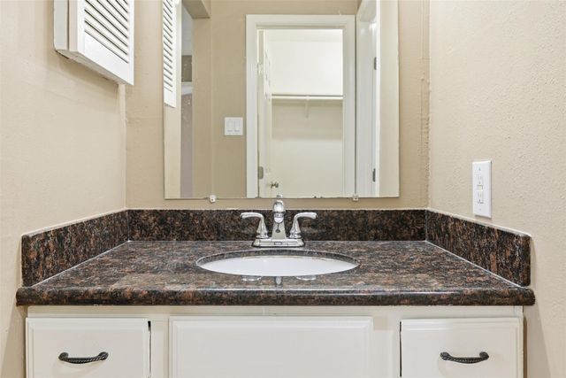 9707 Richmond Street 16, Houston, TX 77042