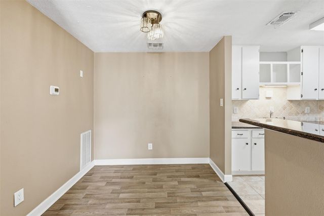 9707 Richmond Street 16, Houston, TX 77042