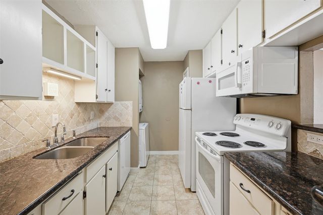 9707 Richmond Street 16, Houston, TX 77042