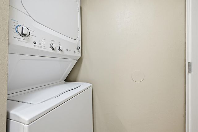 9707 Richmond Street 16, Houston, TX 77042