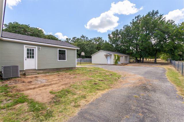 1346 S Reno Road, Reno, TX 76082