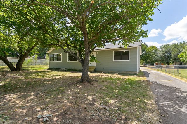 1346 S Reno Road, Reno, TX 76082