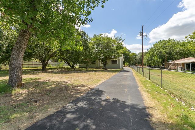 1346 S Reno Road, Reno, TX 76082