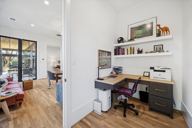 701 Ridge Street, Houston, TX 77009