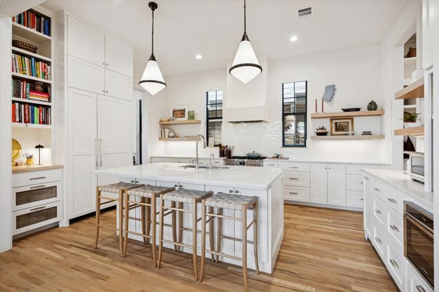 701 Ridge Street, Houston, TX 77009