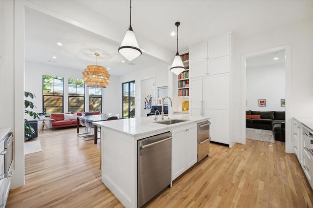 701 Ridge Street, Houston, TX 77009