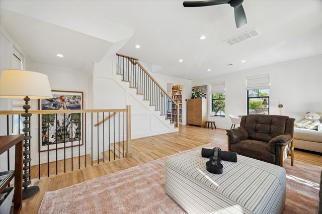 701 Ridge Street, Houston, TX 77009