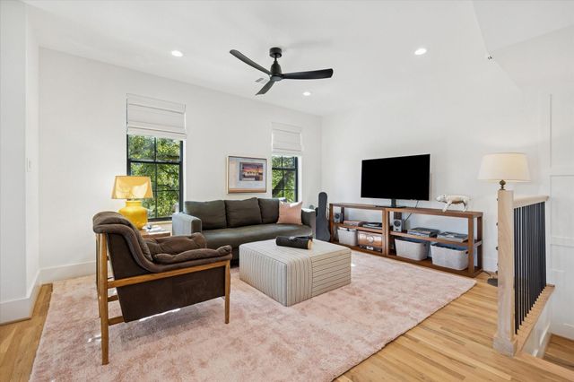 701 Ridge Street, Houston, TX 77009