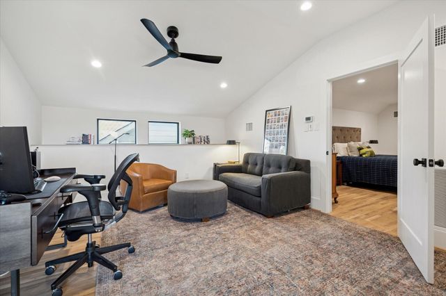 701 Ridge Street, Houston, TX 77009