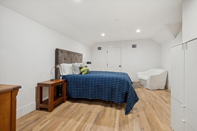 701 Ridge Street, Houston, TX 77009