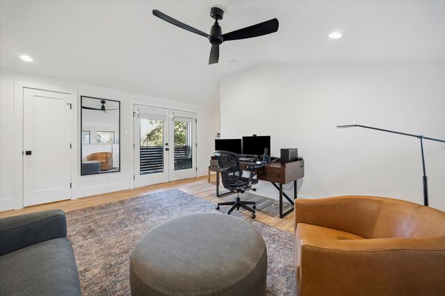 701 Ridge Street, Houston, TX 77009