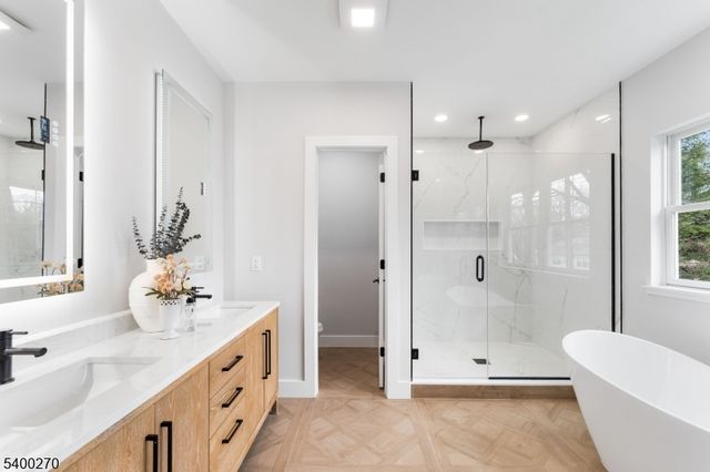 27 Stemmer Dr, Clark Twp., NJ 07066