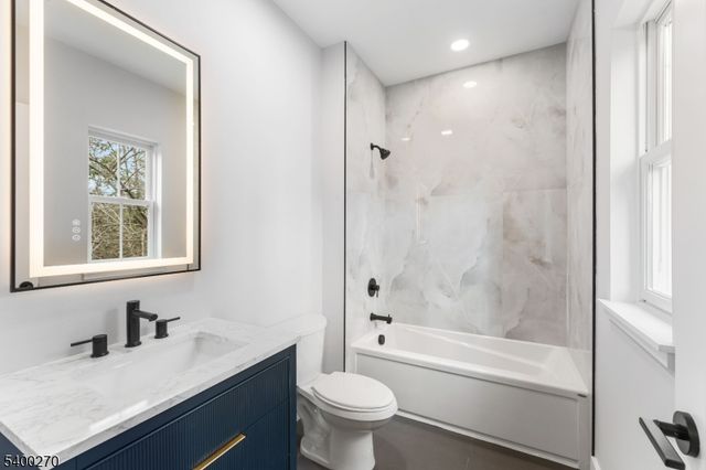 27 Stemmer Dr, Clark Twp., NJ 07066