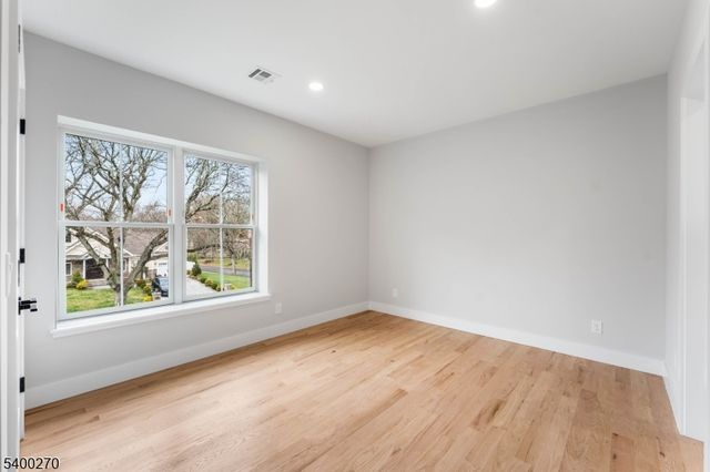 27 Stemmer Dr, Clark Twp., NJ 07066