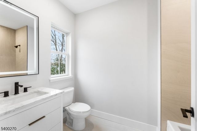 27 Stemmer Dr, Clark Twp., NJ 07066