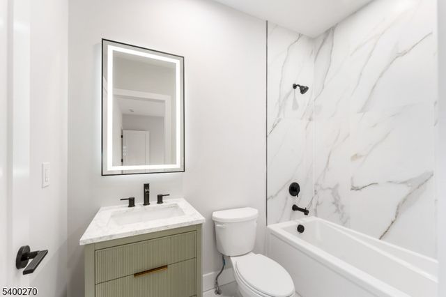 27 Stemmer Dr, Clark Twp., NJ 07066