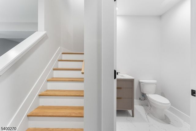 27 Stemmer Dr, Clark Twp., NJ 07066