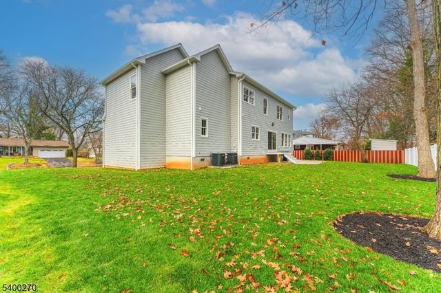 27 Stemmer Dr, Clark Twp., NJ 07066