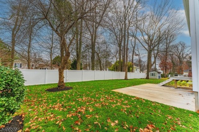 27 Stemmer Dr, Clark Twp., NJ 07066
