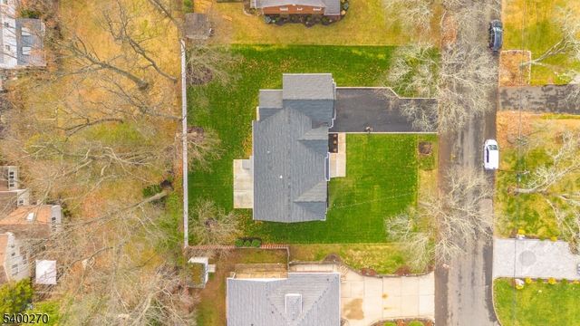 27 Stemmer Dr, Clark Twp., NJ 07066