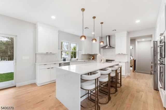 27 Stemmer Dr, Clark Twp., NJ 07066