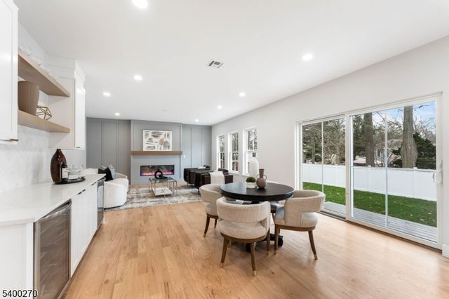 27 Stemmer Dr, Clark Twp., NJ 07066