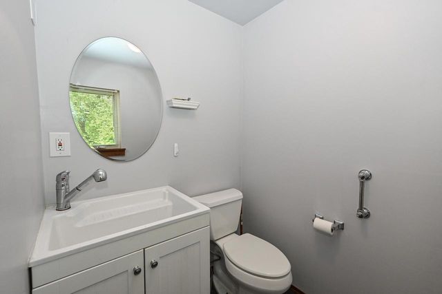 12659 N East Shoreland DRIVE, Mequon, WI 53092