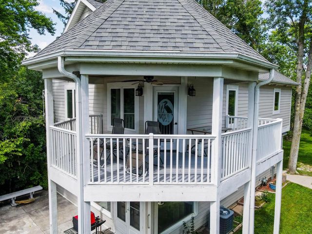 12659 N East Shoreland DRIVE, Mequon, WI 53092
